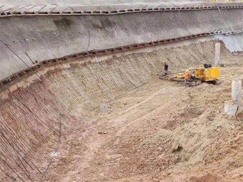 石棉基坑边坡加固